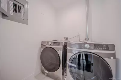 68 Spruce Street, Hicksville, NY 11801 - Photo 36