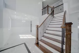 68 Spruce St, Hicksville, NY 11801 - Photo 4