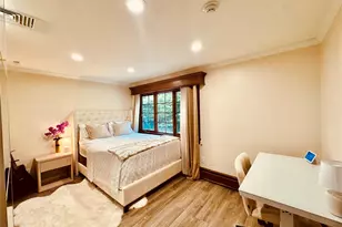 10 Hazelwood Ct, Jericho, NY 11753 - Photo 18