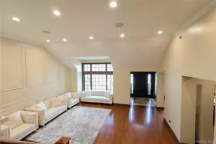 10 Hazelwood Ct, Jericho, NY 11753 - Photo 4