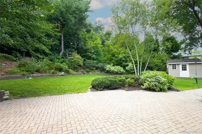 10 Hazelwood Court, Jericho, NY 11753 - Photo 24