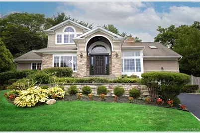 10 Hazelwood Court, Jericho, NY 11753 - Photo 1