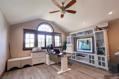 10 Hazelwood Court, Jericho, NY 11753 - Photo 22