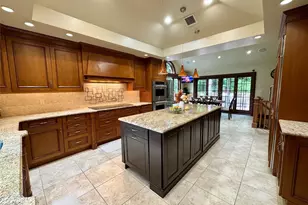 10 Hazelwood Ct, Jericho, NY 11753 - Photo 6