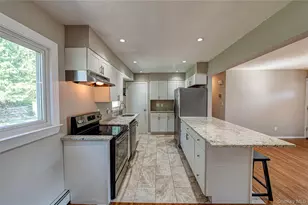 16 Adams Pl, West Islip, NY 11795 - Photo 10