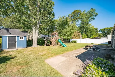 16 Adams Place, West Islip, NY 11795 - Photo 18