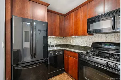 16 Lake Street #3G, White Plains, NY 10603 - Photo 4