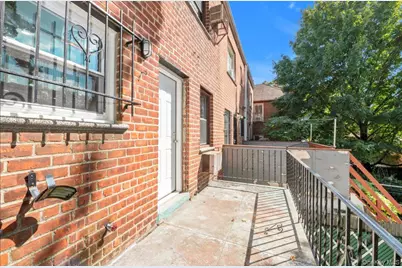 2445 Lurting Avenue, Bronx, NY 10469 - Photo 8