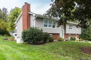 44 Alpert Dr, Wappingers Falls, NY 12590 - Photo 2