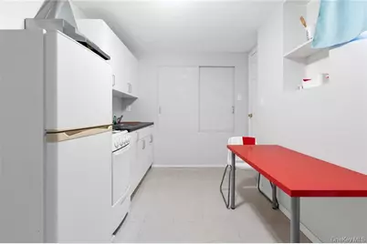 82 W End Avenue, Brooklyn, NY 11235 - Photo 46