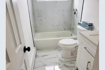 31 W Marine Avenue, Lindenhurst, NY 11757 - Photo 10