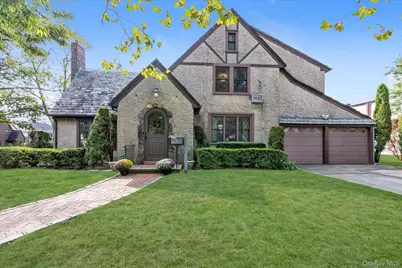 37 Massachusetts Boulevard, Floral Park, NY 11001 - Photo 1