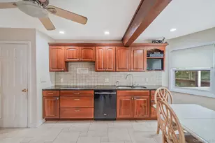 7 Wilbur Ln, Roosevelt, NY 11575 - Photo 16