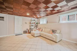 7 Wilbur Ln, Roosevelt, NY 11575 - Photo 22