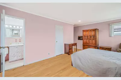 7 Wilbur Lane, Roosevelt, NY 11575 - Photo 32