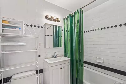 14906 Northern Boulevard #504, Flushing, NY 11354 - Photo 10