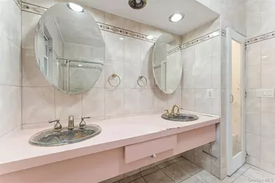 174 Delaware Avenue, Freeport, NY 11520 - Photo 18