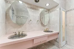 174 Delaware Ave, Freeport, NY 11520 - Photo 18