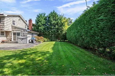 375 Broadway, Lawrence, NY 11559 - Photo 30