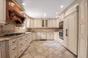 375 Broadway, Lawrence, NY 11559 - Photo 10