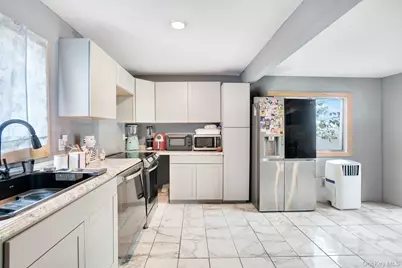 82 Grandview Drive, Shirley, NY 11967 - Photo 4