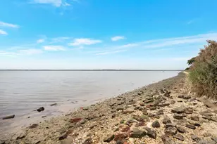 82 Grandview Dr, Shirley, NY 11967 - Photo 18