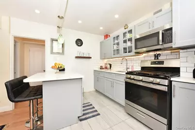 84-01 Main Street #728, Briarwood, NY 11435 - Photo 6