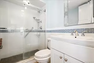 100 Hilton Ave, Garden City, NY 11530 - Photo 20