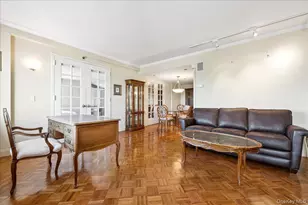 100 Hilton Ave, Garden City, NY 11530 - Photo 8