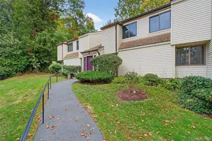 45 Jefferson Oval, Yorktown Heights, NY 10598 - Photo 2