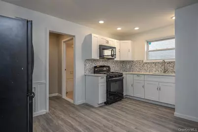 299 Sickles Avenue, New Rochelle, NY 10801 - Photo 16
