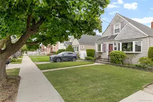 241-12 148th Ave, Rosedale, NY 11422 - Photo 2