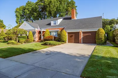 25 Atkinson Road, Rockville Centre, NY 11570 - Photo 1