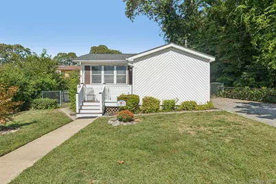 187 N Huron Street, Ronkonkoma, NY 11779 - Photo 2