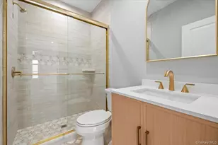 2282 Sycamore Pl, Merrick, NY 11566 - Photo 10