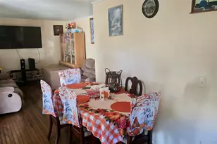 31 Perry St, Brentwood, NY 11717 - Photo 4