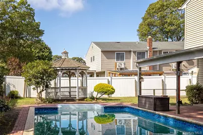 46 Arpage Drive, Shirley, NY 11967 - Photo 4