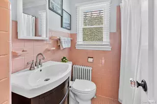 26 Irving Johnson St, East Northport, NY 11731 - Photo 10