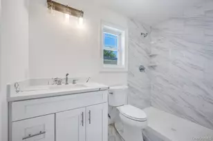 33 Rosemont Ave, Farmingville, NY 11738 - Photo 20