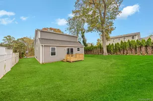 33 Rosemont Ave, Farmingville, NY 11738 - Photo 38