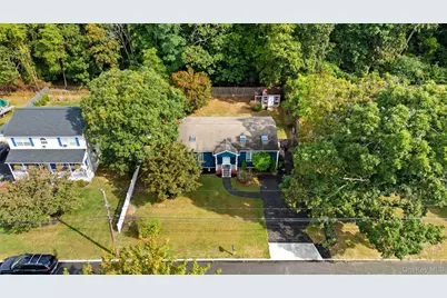 17 Golden Gate Drive, Shirley, NY 11967 - Photo 2