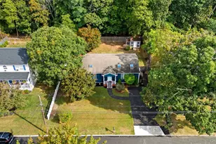 17 Golden Gate Dr, Shirley, NY 11967 - Photo 2