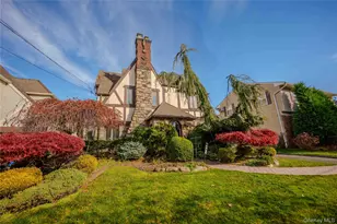 99 Durland Rd, Lynbrook, NY 11563 - Photo 2