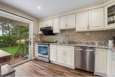 21 Mellow Lane, Jericho, NY 11753 - Photo 12