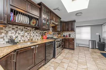 80 Rosalie Court, East Meadow, NY 11554 - Photo 8