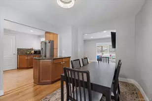 33 Prospect Ave, Lynbrook, NY 11563 - Photo 12