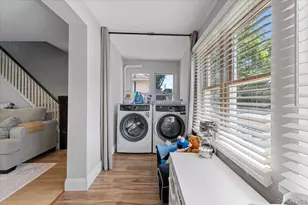 33 Prospect Ave, Lynbrook, NY 11563 - Photo 4