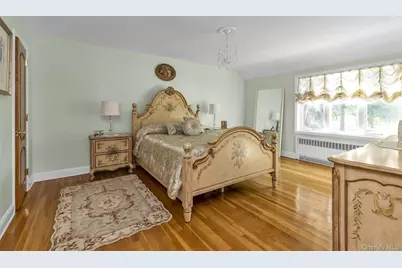 15421 Bayside Avenue, Flushing, NY 11354 - Photo 16