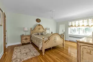 154-21 Bayside Ave, Flushing, NY 11354 - Photo 16