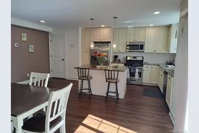 807 Fairway Court #94, New Windsor, NY 12553 - Photo 6